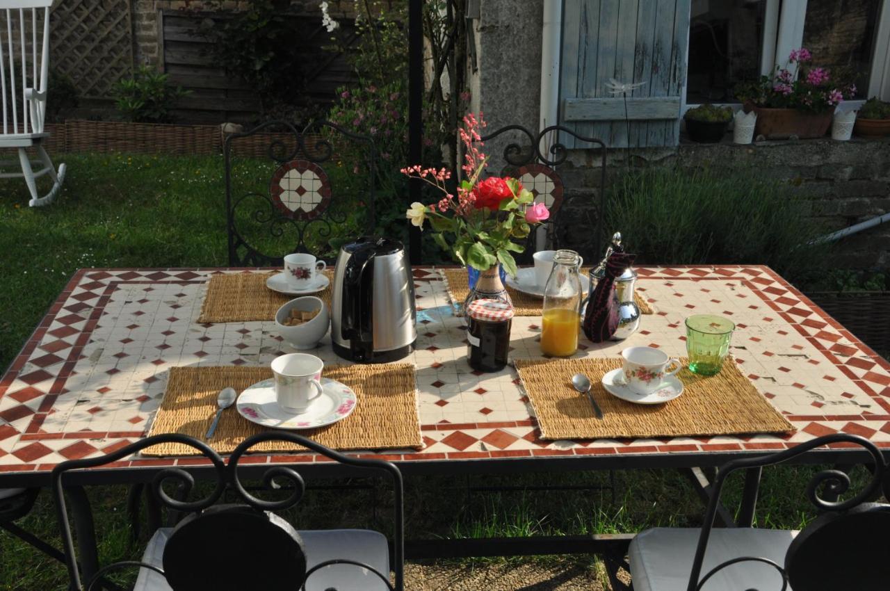 La Pie Grieche Bed & Breakfast Lucquy Exterior foto